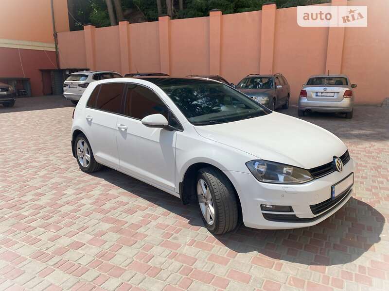 Хэтчбек Volkswagen Golf 2013 в Киеве