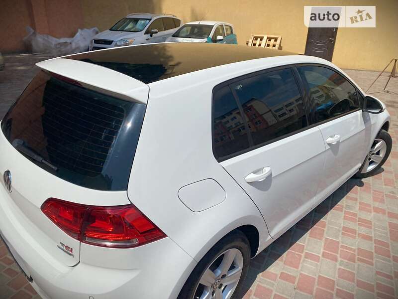 Хэтчбек Volkswagen Golf 2013 в Киеве