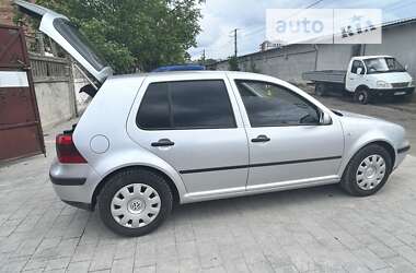 Хэтчбек Volkswagen Golf 2002 в Виннице