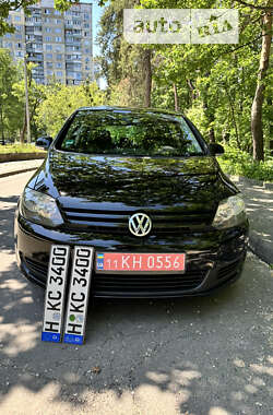 Хэтчбек Volkswagen Golf 2009 в Киеве