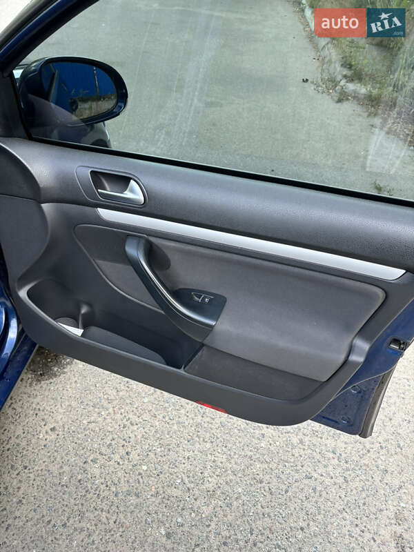 Универсал Volkswagen Golf 2011 в Киеве