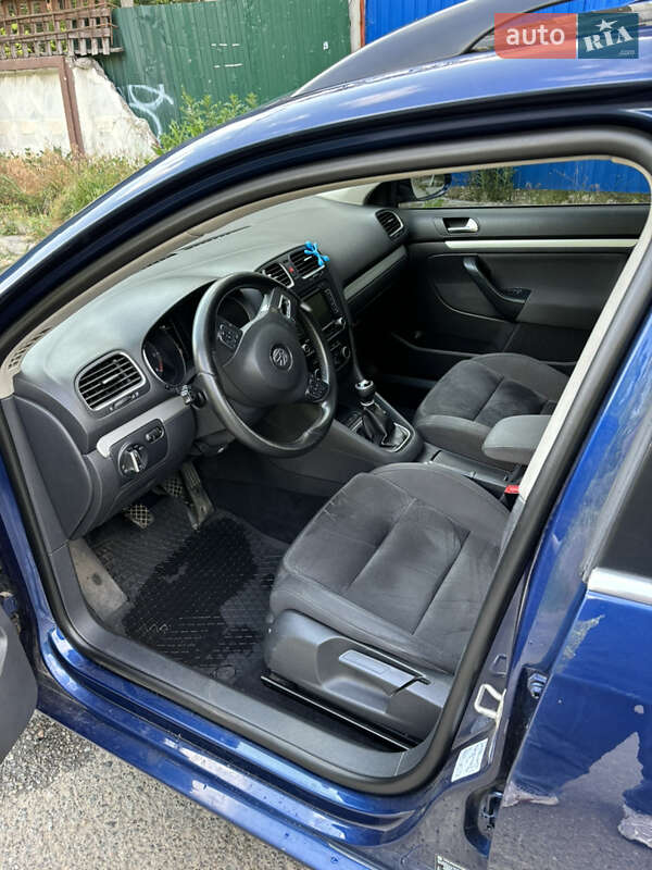 Универсал Volkswagen Golf 2011 в Киеве