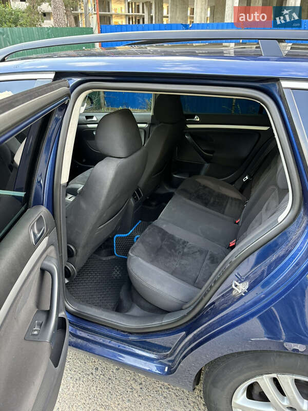 Универсал Volkswagen Golf 2011 в Киеве