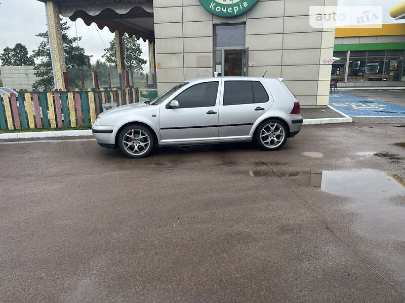 Хэтчбек Volkswagen Golf 2000 в Луцке