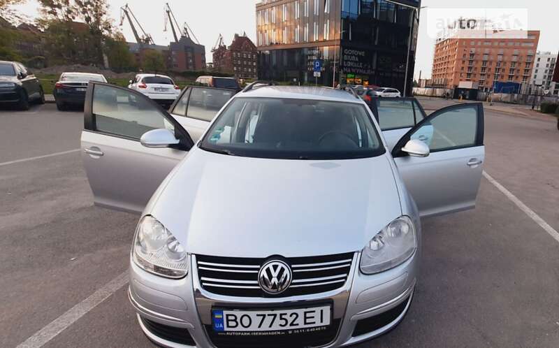 Универсал Volkswagen Golf 2008 в Залещиках