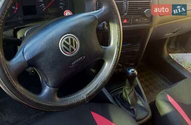 Хэтчбек Volkswagen Golf 2000 в Виннице