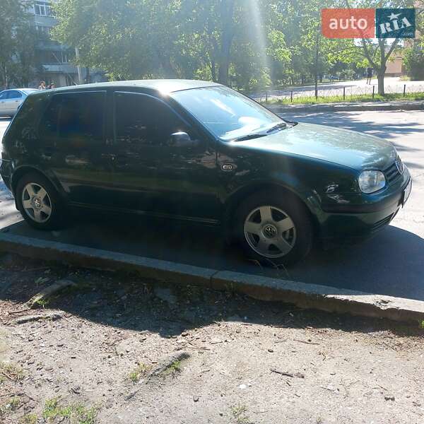 Хэтчбек Volkswagen Golf 2000 в Виннице