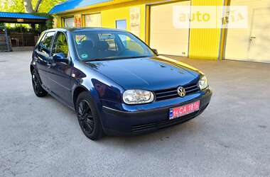 Хетчбек Volkswagen Golf 2003 в Запоріжжі