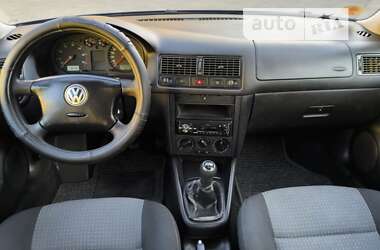 Хетчбек Volkswagen Golf 2003 в Запоріжжі