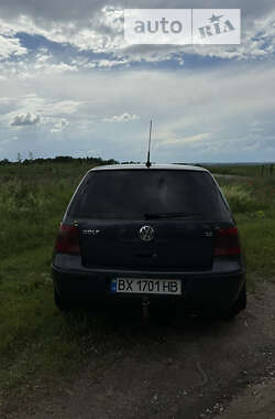 Хэтчбек Volkswagen Golf 2000 в 