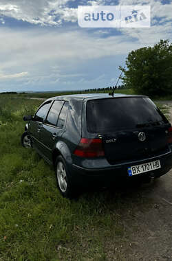 Хэтчбек Volkswagen Golf 2000 в 