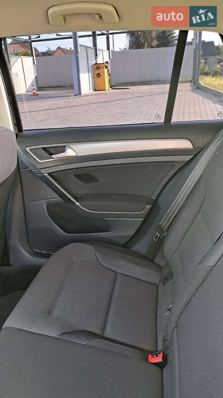 Хэтчбек Volkswagen Golf 2016 в Луцке фото 20 Хэтчбек Volkswagen Golf 2016 в Луцке