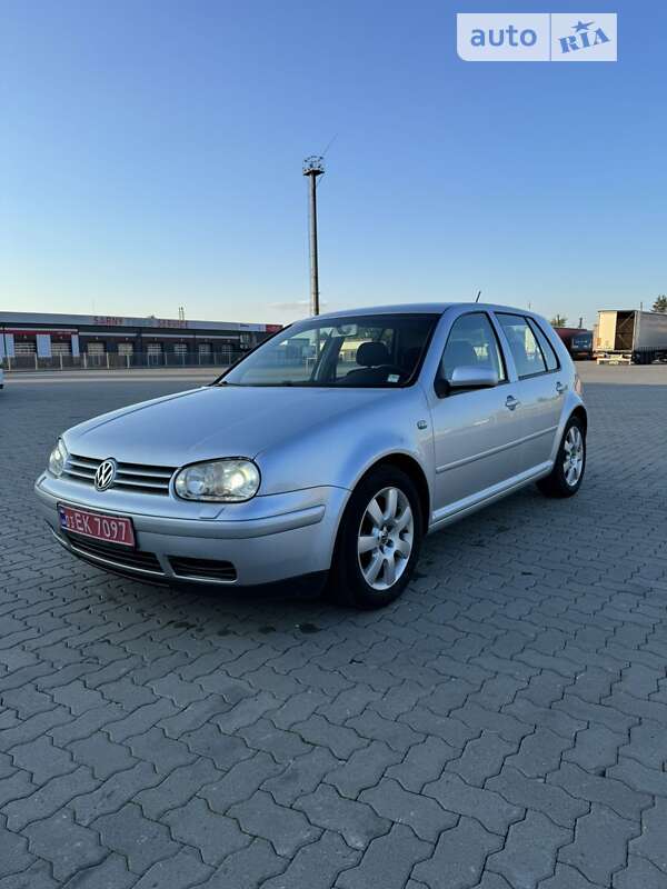 Volkswagen Golf 2003