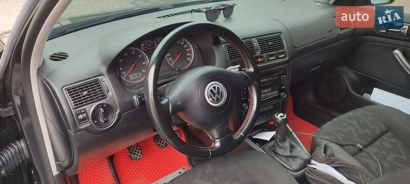 Хэтчбек Volkswagen Golf 1999 в Надворной