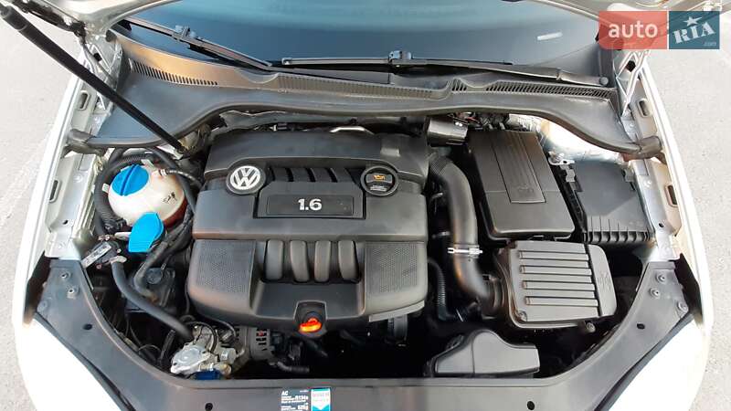 Хетчбек Volkswagen Golf 2005 в Кам'янець-Подільському