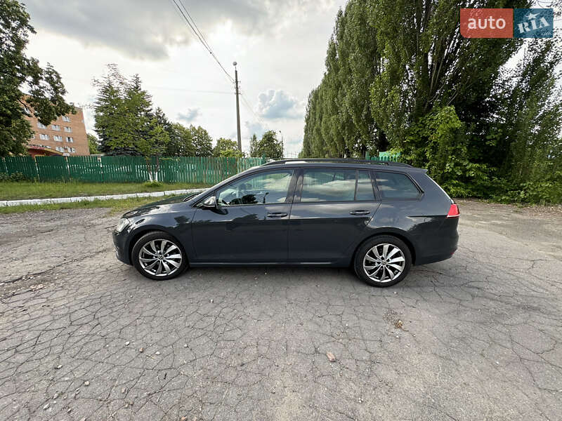 Универсал Volkswagen Golf 2013 в Киеве