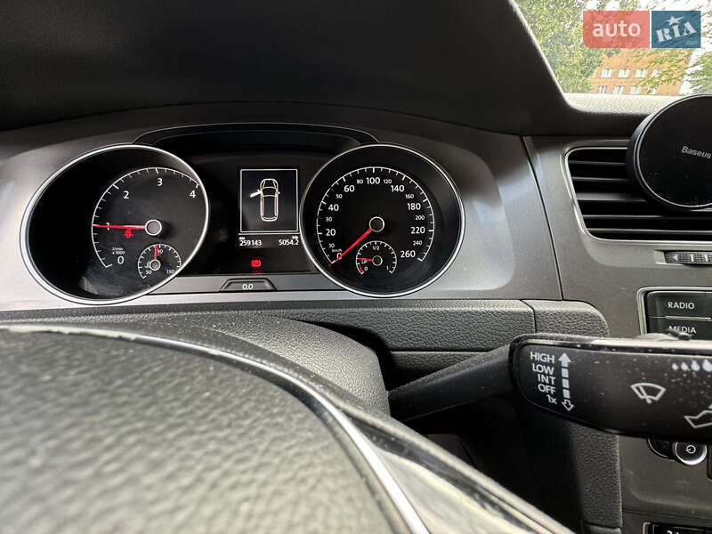 Универсал Volkswagen Golf 2013 в Киеве