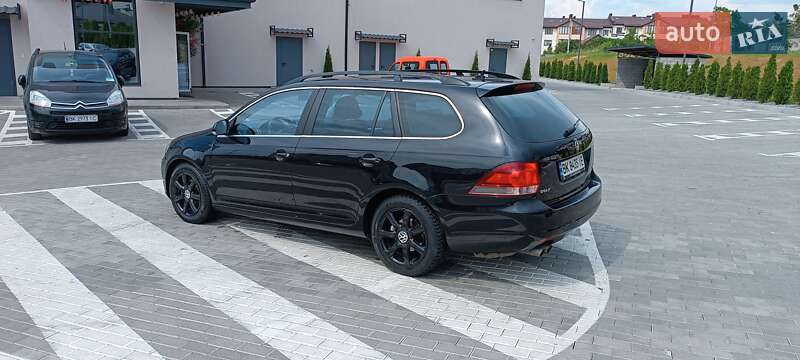 Универсал Volkswagen Golf 2009 в Здолбунове