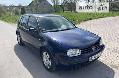 Хэтчбек Volkswagen Golf 2002 в Самборе