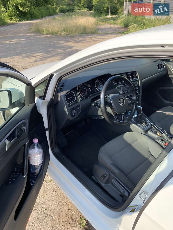 Хетчбек Volkswagen Golf 2018 в Кривому Розі