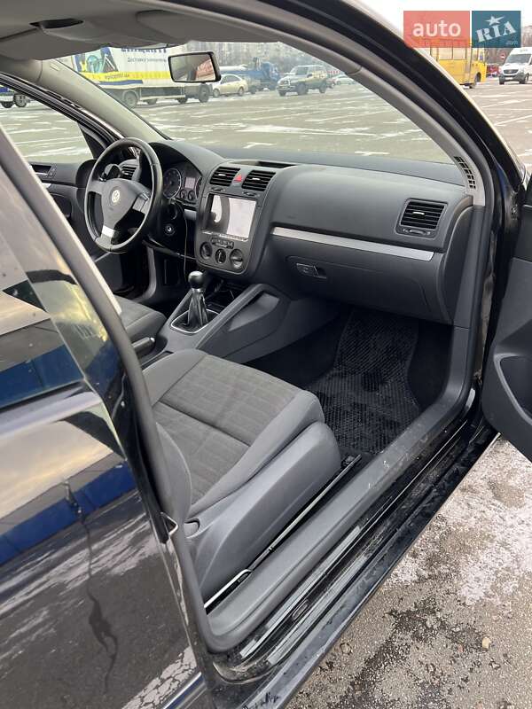 Хэтчбек Volkswagen Golf 2007 в Киеве