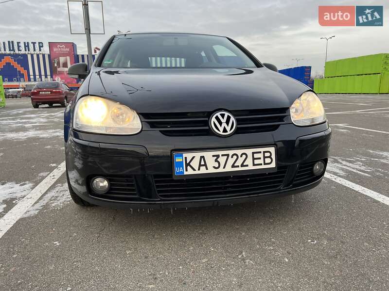 Хэтчбек Volkswagen Golf 2007 в Киеве