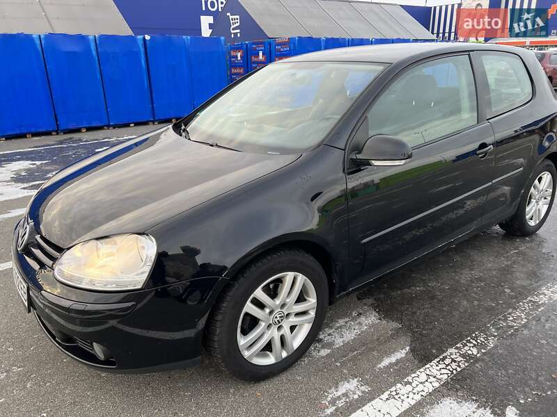 Хэтчбек Volkswagen Golf 2007 в Киеве