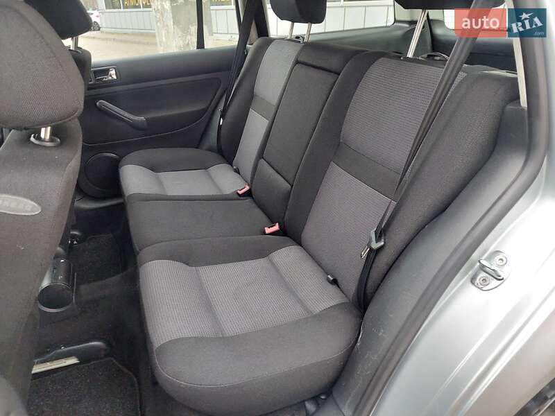 Универсал Volkswagen Golf 2002 в Одессе
