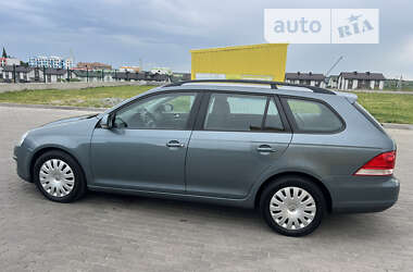 Универсал Volkswagen Golf 2009 в Ровно