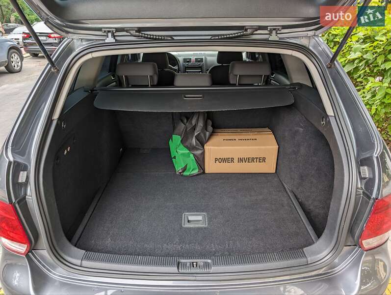 Універсал Volkswagen Golf 2009 в Києві