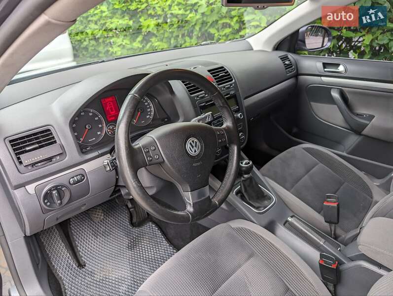 Універсал Volkswagen Golf 2009 в Києві