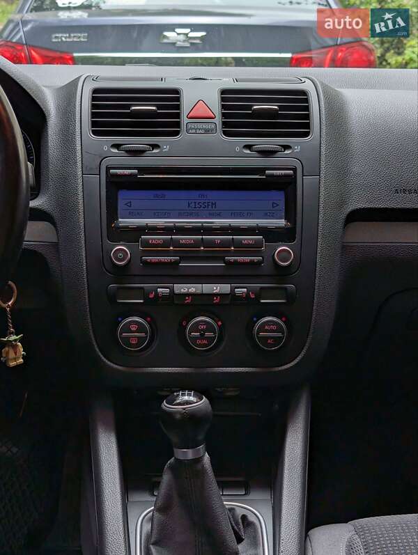 Універсал Volkswagen Golf 2009 в Києві