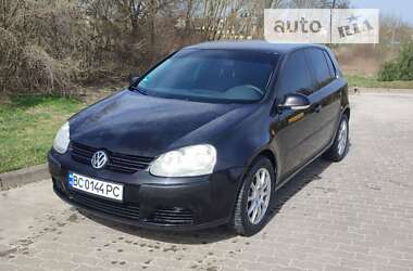 Хэтчбек Volkswagen Golf 2005 в Бродах