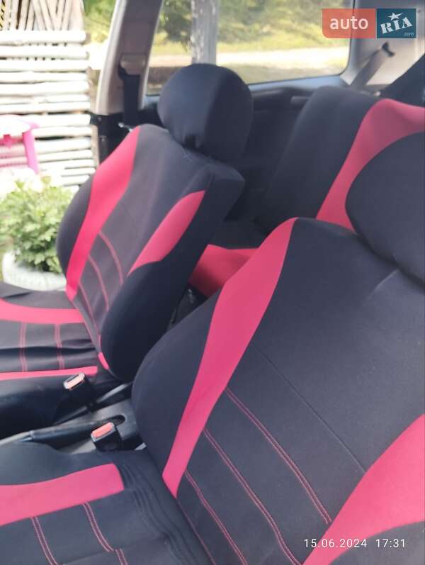 Хэтчбек Volkswagen Golf 1995 в Золочеве