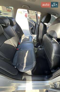 Универсал Volkswagen Golf 2010 в 