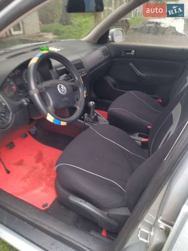 Хэтчбек Volkswagen Golf 2002 в Хмельницком