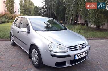 Хетчбек Volkswagen Golf 2005 в Черкасах