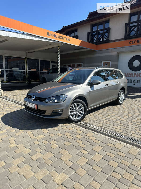 Универсал Volkswagen Golf 2016 в Сваляве