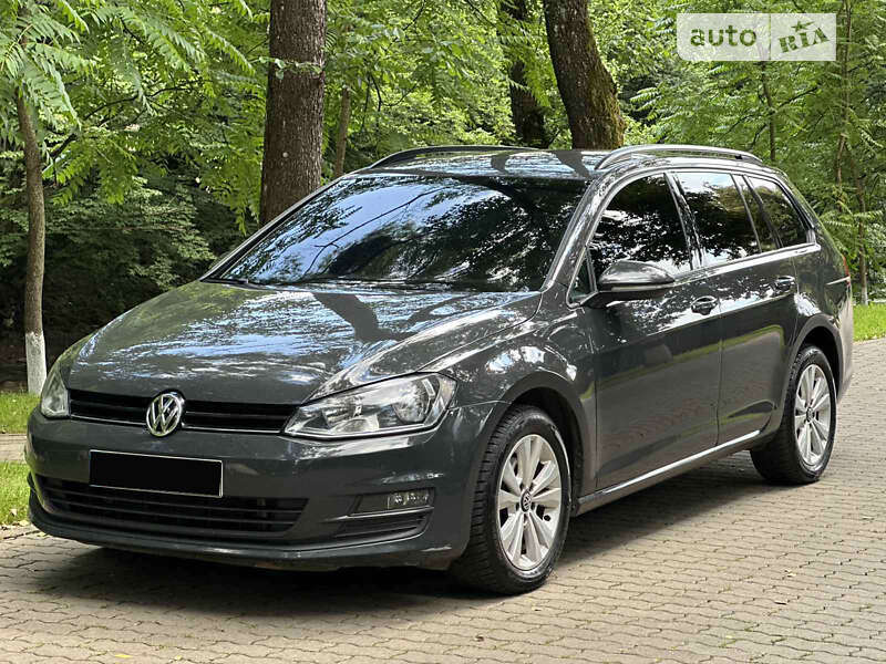 Универсал Volkswagen Golf 2014 в Сваляве