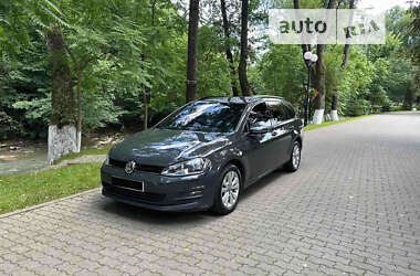 Универсал Volkswagen Golf 2014 в Сваляве