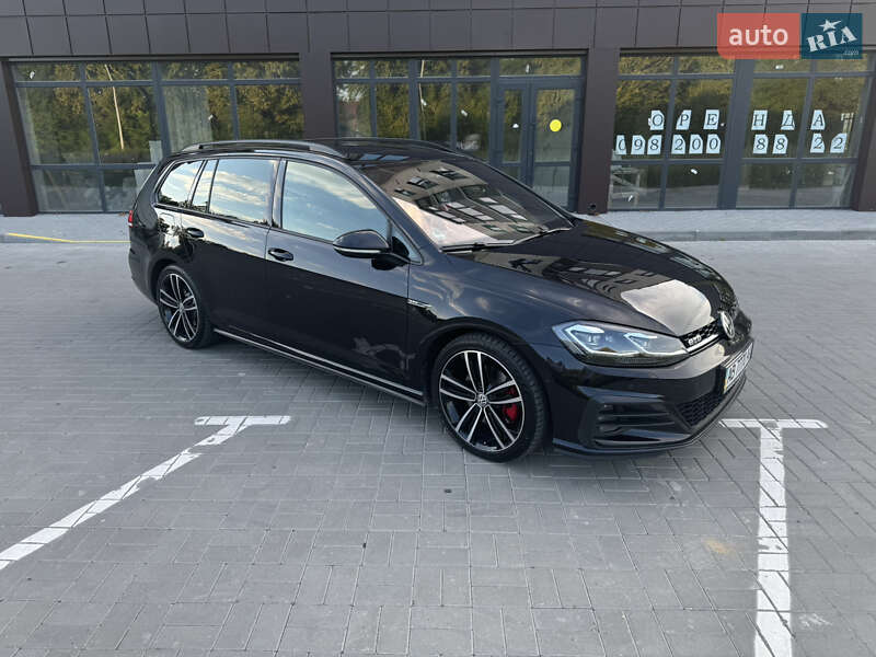 Универсал Volkswagen Golf 2018 в Виннице