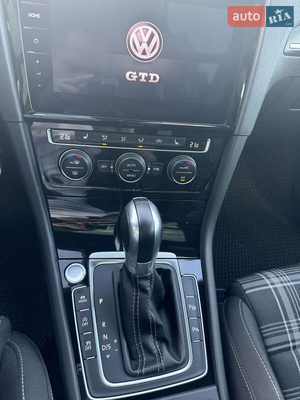 Универсал Volkswagen Golf 2018 в Виннице