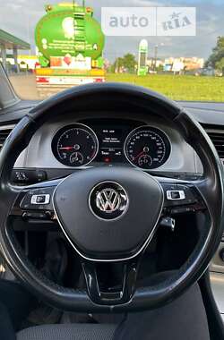 Универсал Volkswagen Golf 2016 в Житомире