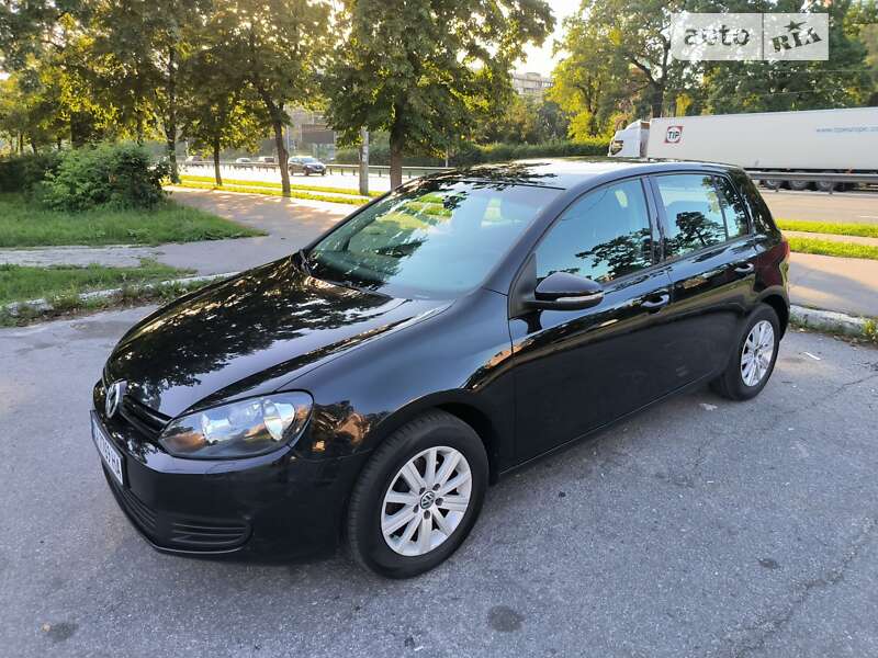 Хетчбек Volkswagen Golf 2009 в Києві