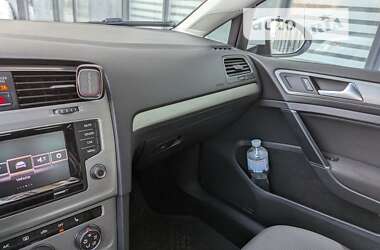 Хэтчбек Volkswagen Golf 2014 в Львове