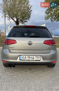 Хэтчбек Volkswagen Golf 2013 в Киеве