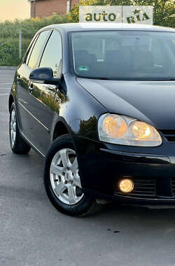 Хетчбек Volkswagen Golf 2006 в Вінниці