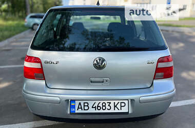 Хетчбек Volkswagen Golf 2002 в Вінниці