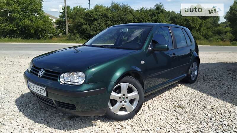 Хетчбек Volkswagen Golf 2002 в Ланівці