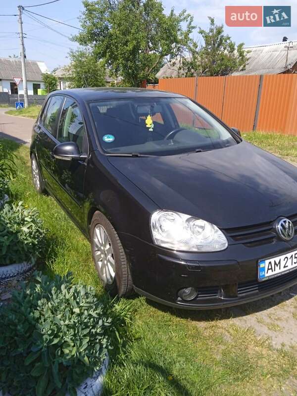 Хэтчбек Volkswagen Golf 2007 в Коростене